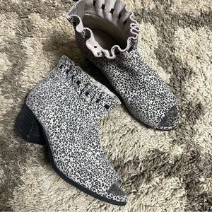 Lori Goldstein Suede Disty Animal Print Peep Toe Rush Ankle Booties